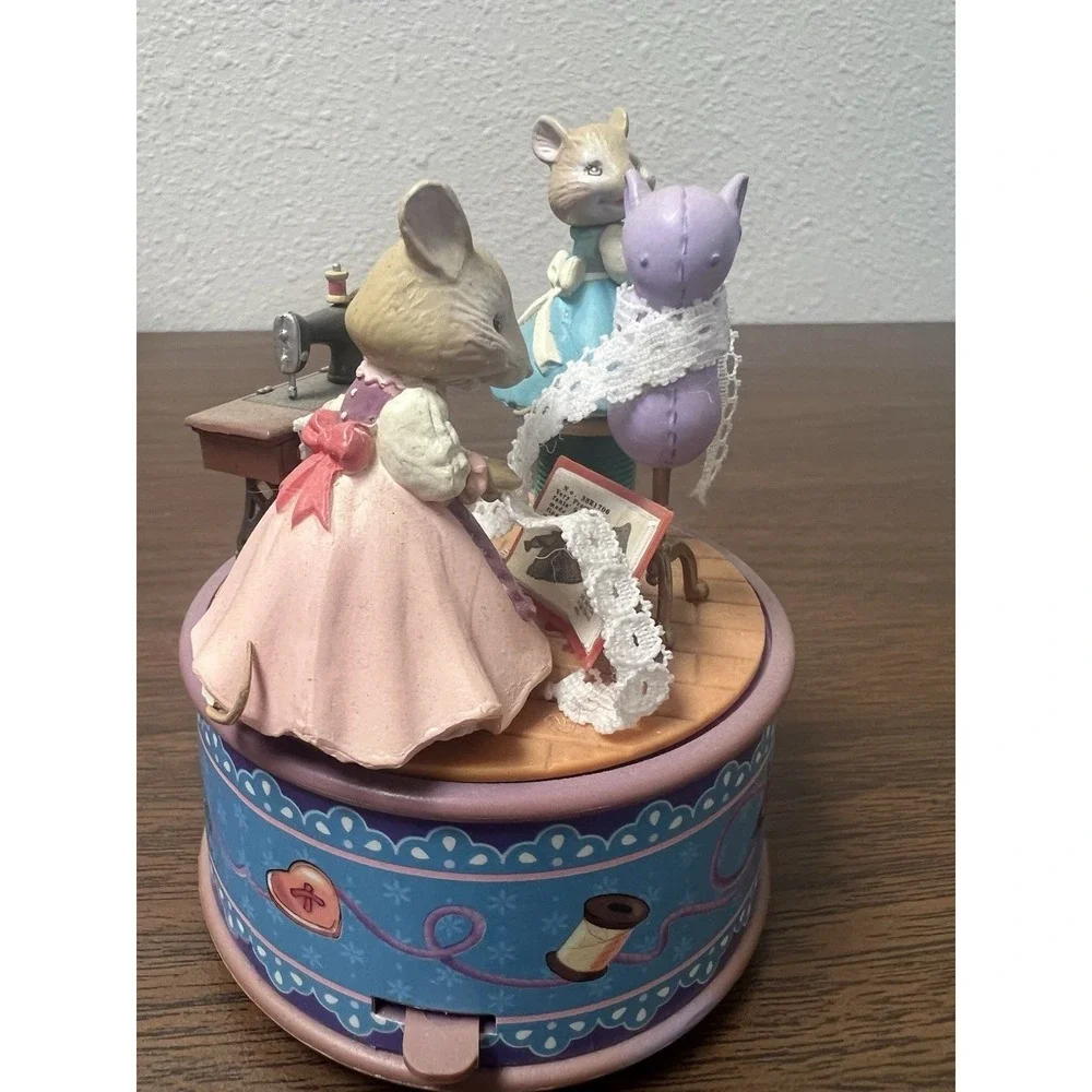Enesco Mini Action Musical Itty Bitty Beauty Plays Can't Keep My Eyes Off Of You